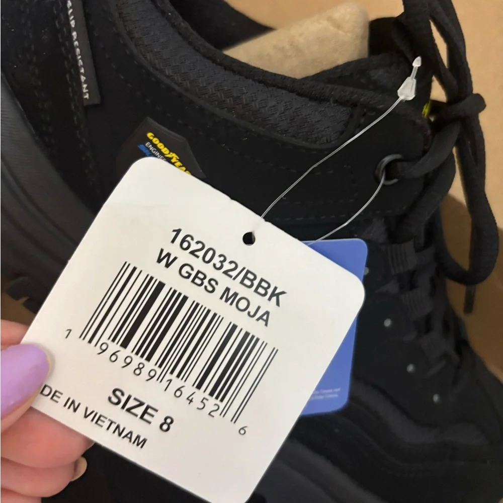 Women’s Skechers x Goodyear GBS Moja slip resistant Black Sneakers Sz 8 New